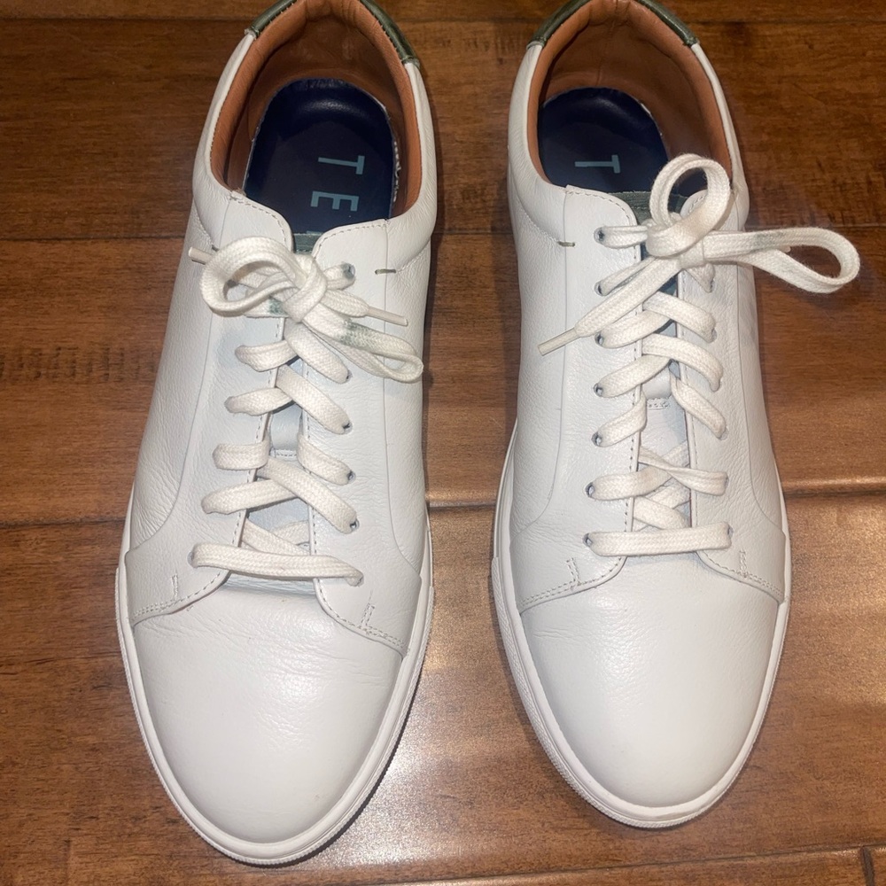Men’s Ted Baker Shoes White Leather Shoes With Green Details. Size 12